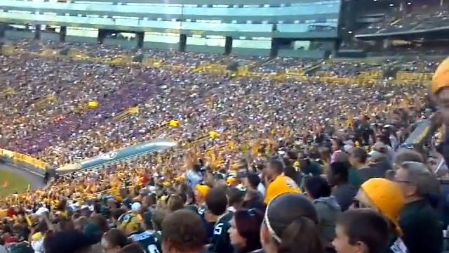 The Wave at the sold out Packer Family night. смотреть онлайн