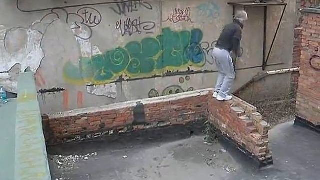 Karl(LeParkour)_October '09.wmv смотреть онлайн