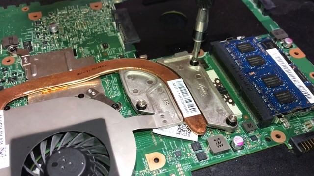 Dell Inspiron N5110 SSD Install 2020 смотреть онлайн