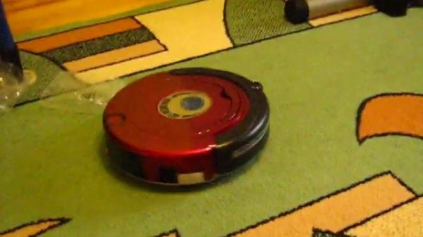 видеообзор робота пылесоса