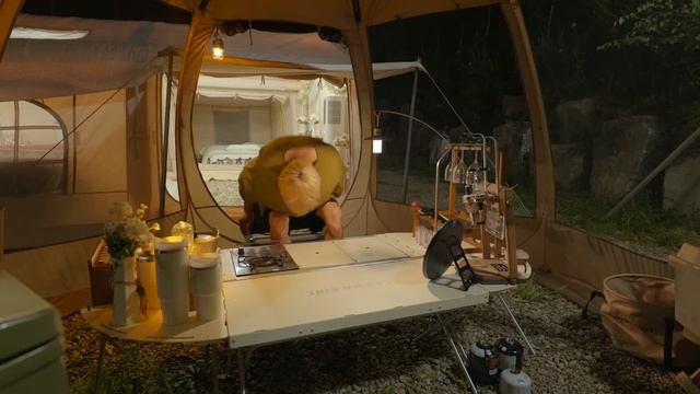 Ультра-роскошный кемпинг в надувной палатке с 4 комнатами и садом. погружение с водопадом смотреть онлайн