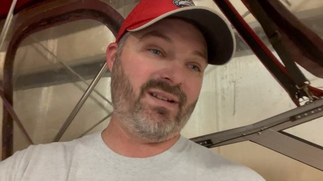 MV Clifford, Regal 2665, installing the newly reupholstered seats! смотреть онлайн