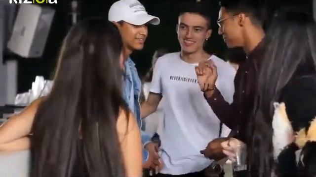 Kizoa Editar Vídeos - Movie Maker: VIUREx 2.0 смотреть онлайн