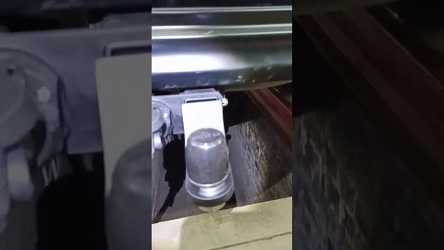 Фаркоп с быстросъемным шаром на Toyota Land Cruiser 200 Excalibur и блок согласования Flash-FA. смотреть онлайн