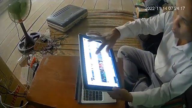 HP Elite x2 1012 G1 смотреть онлайн