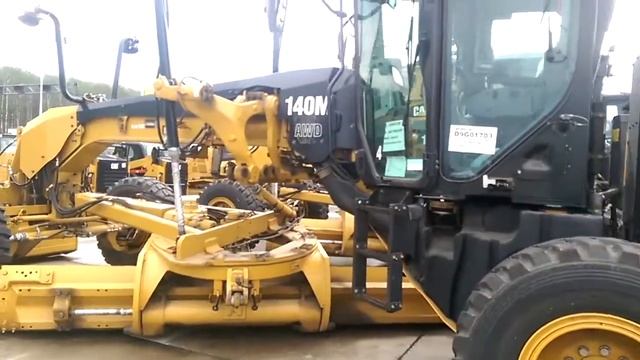 Cat 140M AWD