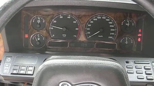 JAGUAR XJ40 2/6 смотреть онлайн