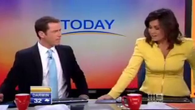 Lisa's wardrobe malfunction смотреть онлайн