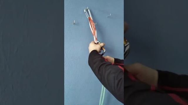 Узел стремя на карабине смотреть онлайн