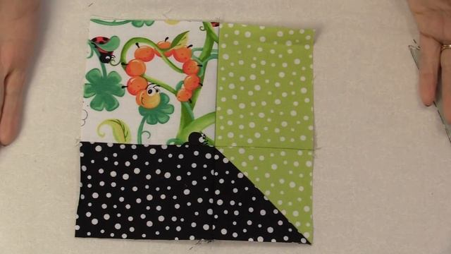 6 Ways to Make an Attic Window Quilt Block смотреть онлайн