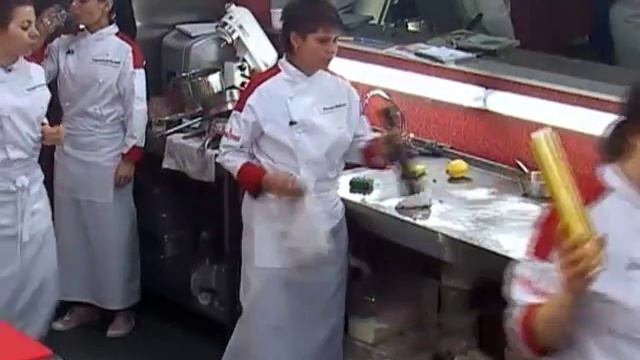 Наталя Баннік дала Леоні ляпаса смотреть онлайн