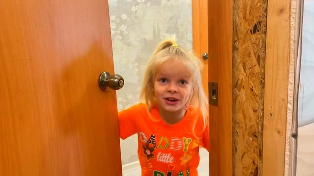 Кто занял туалет? Когда очень хочется писать. Очередь в туалет. #туалет смотреть онлайн