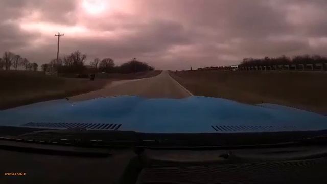 Driving a 1973 Plymouth Cuda 440 4-Speed смотреть онлайн
