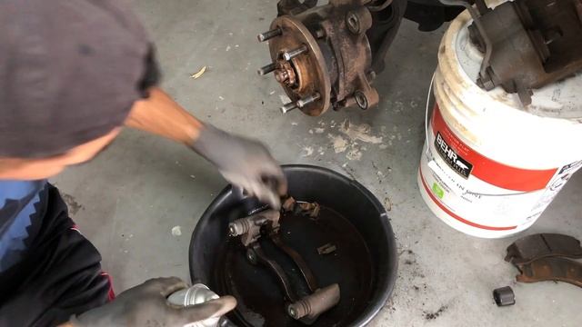 How to change Jeep Grand Cherokee brake pads & rotors! смотреть онлайн