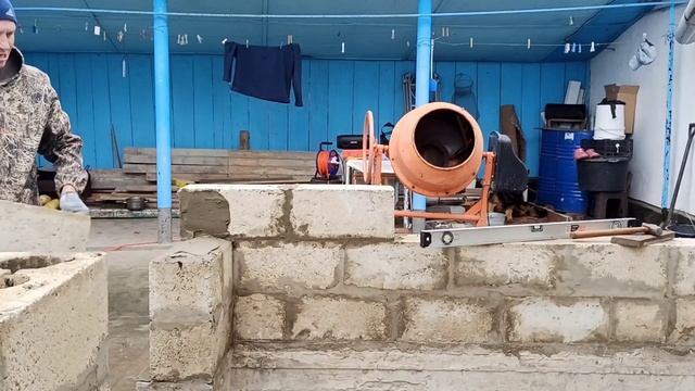 Живём и строим на Кубани. Железный кулак. Весëлая стройка. смотреть онлайн