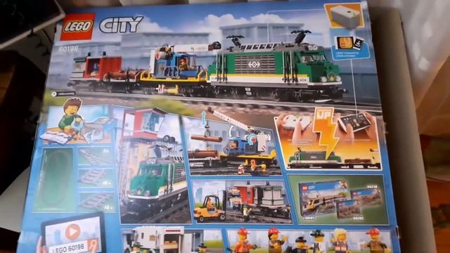 UNBOXING Boîte LEGO CITY 60198 TRAIN DE MARCHANDISES смотреть онлайн