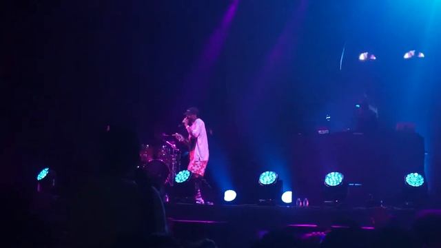 Deri Akbaar | Big Sean - Jump Out The Window ( Live at We The Fest 2017 Day 3 ) смотреть онлайн