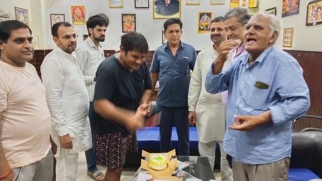 Bhai tarun Devi Das cm window chair person celebrating my birthday смотреть онлайн