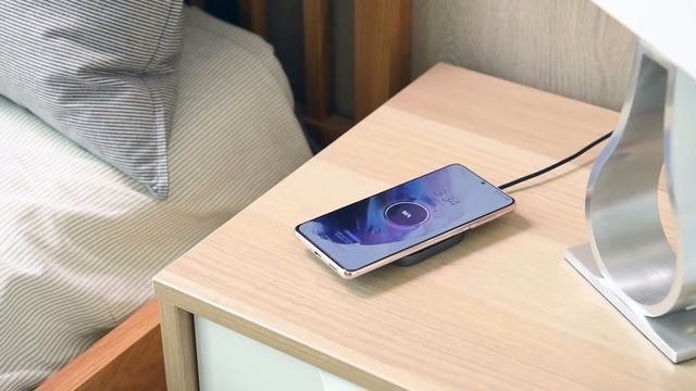 【Spigen】 ArcField™ワイヤレス充電器 | iPhone SE 第3世代 / iPhone 13/12 / 最大15W急速充電 смотреть онлайн