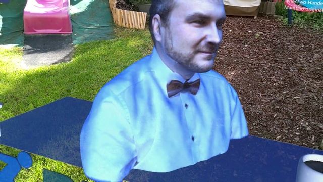 Mobile 3D head scanning + HoloLens 2 = Look, there's a giant Rene in the garden! 😱 смотреть онлайн