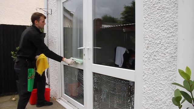 How To Clean Windows Using Traditional Methods смотреть онлайн