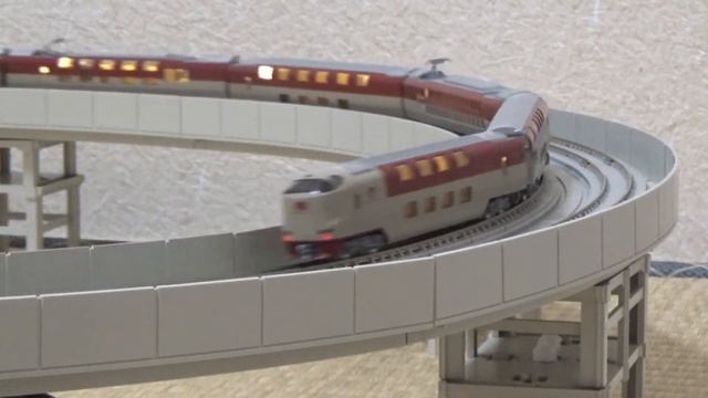 2020年1月27日 新･今日の鉄道模型ｼﾘｰｽﾞ#27 KATO 285系サンライズエクスプレス/TOMIX JR四国5000系+223系5000番代マリンライナーB смотреть онлайн