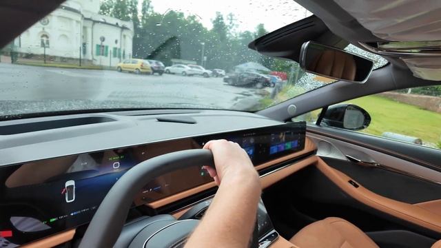 Voyah Passion теперь гибрид как Lixiang или круче? смотреть онлайн