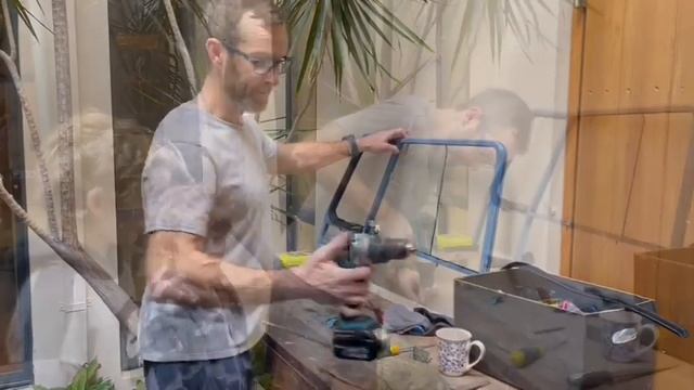 VW split bus window frame restoration DIY смотреть онлайн