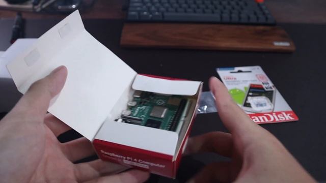 Mua, lắp, setup một Ubuntu server bằng Raspberry Pi 4 | Vlog смотреть онлайн
