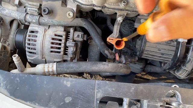 Seat Ibiza - Como revisar Aceite, Anticongelante para prevenir Fallas смотреть онлайн