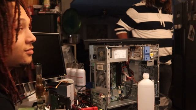 Fixing my cousin's Server (Dell Precision T1600 Thermal Repaste and Windows 10 Install) Vlog #37 смотреть онлайн