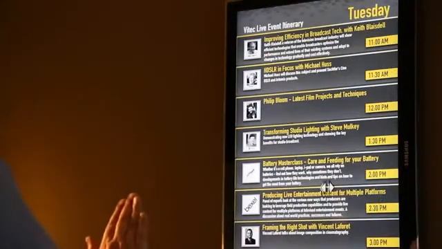 Touch less interactivity on digital signage смотреть онлайн