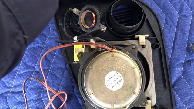 SAAB 900 Speaker Replacement Part 2 смотреть онлайн