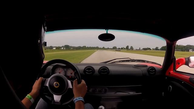 Gingerman Raceway - 2005 Lotus Elise & Dodge Viper Showdown смотреть онлайн