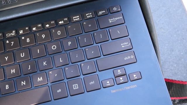 ASUS Zenbook UX430UN Review: A MacBook Killer! смотреть онлайн
