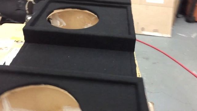 Dodge Durango Custom Subwoofer Box смотреть онлайн