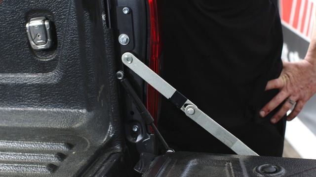 Rival Tailgate Assist Upgrade смотреть онлайн