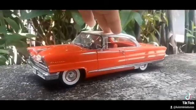 Miniatura Lincoln Premiere Escala 1:18 Sunstar смотреть онлайн