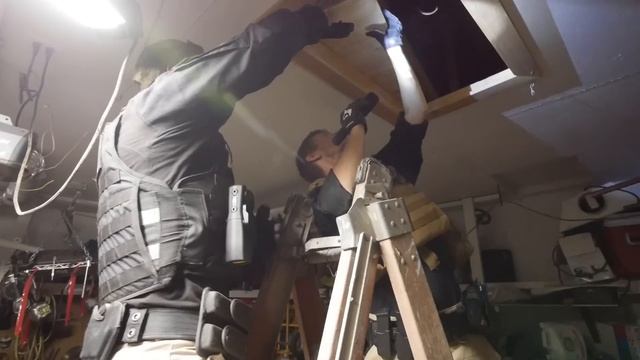 SMASHING MY WAY INSIDE TO GET OUR GUY смотреть онлайн