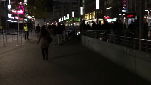 Apple Store Hannover Eröffnung 6uhr смотреть онлайн