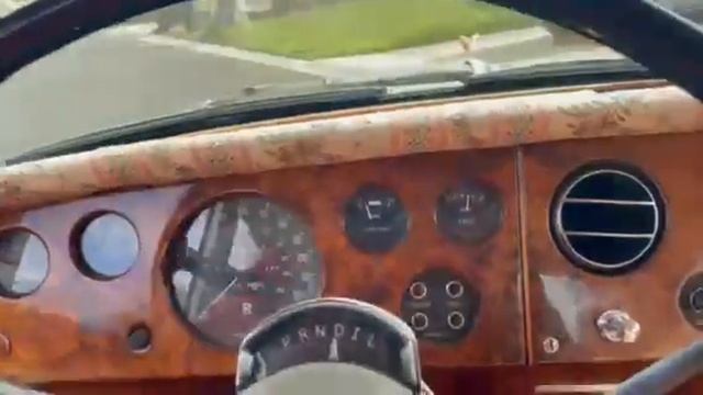 1967 Rolls Royce Silver Shadow Driving смотреть онлайн
