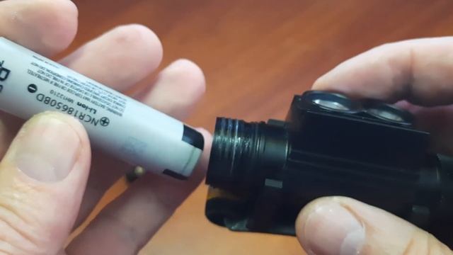 Бюджетный налобный фонарь Boruit D25