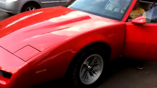 Pontiac FIREBIRD 5.7 V8 Engine Sound смотреть онлайн