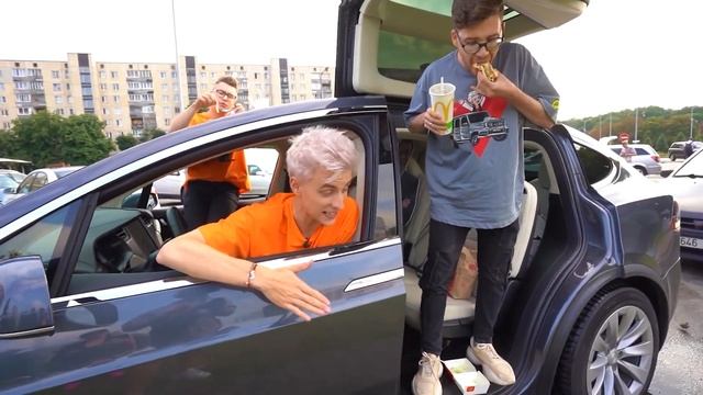 24 hours In a Tesla Car Challenge ! смотреть онлайн