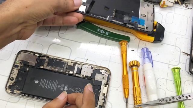 iPhone 11 G X Screen Change Fix your Cracked Screen! смотреть онлайн