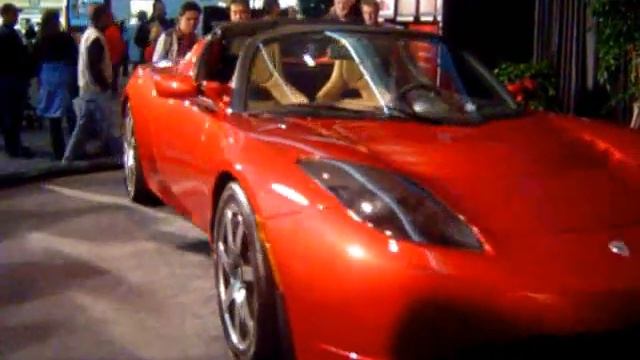 Tesla Roadster смотреть онлайн