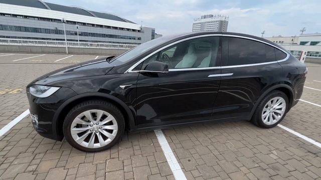 Tesla Model X смотреть онлайн