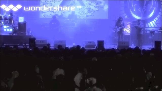 Karsh Kale Collective - Paranoid Android /Us and Them - NH7 Calcutta смотреть онлайн