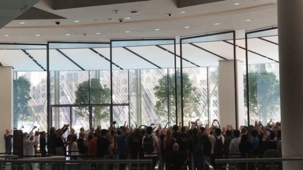 Apple Store Dubai Mall