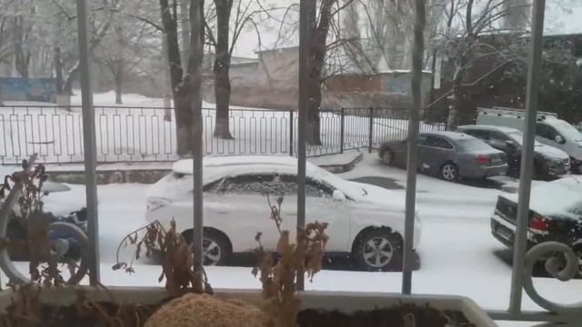 Snowfall outside the window: soft music for relaxation, meditation, sleep. смотреть онлайн
